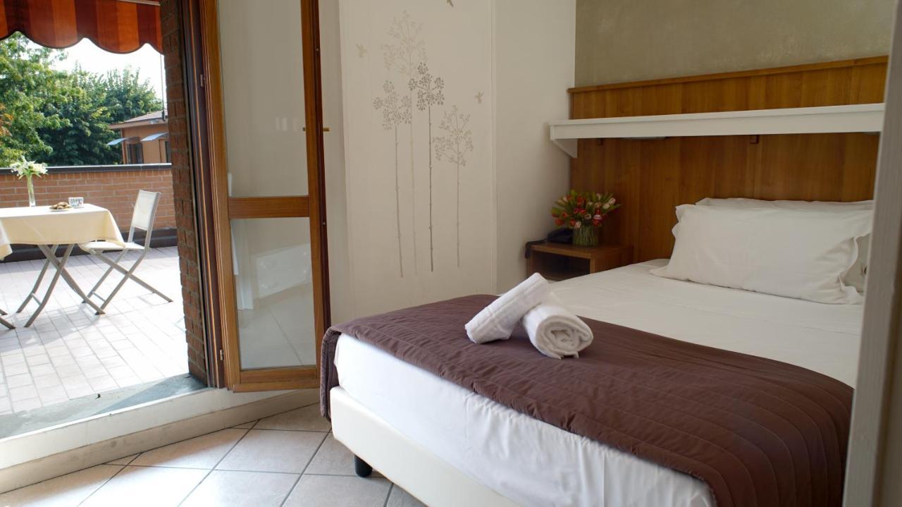 Hotel Emi