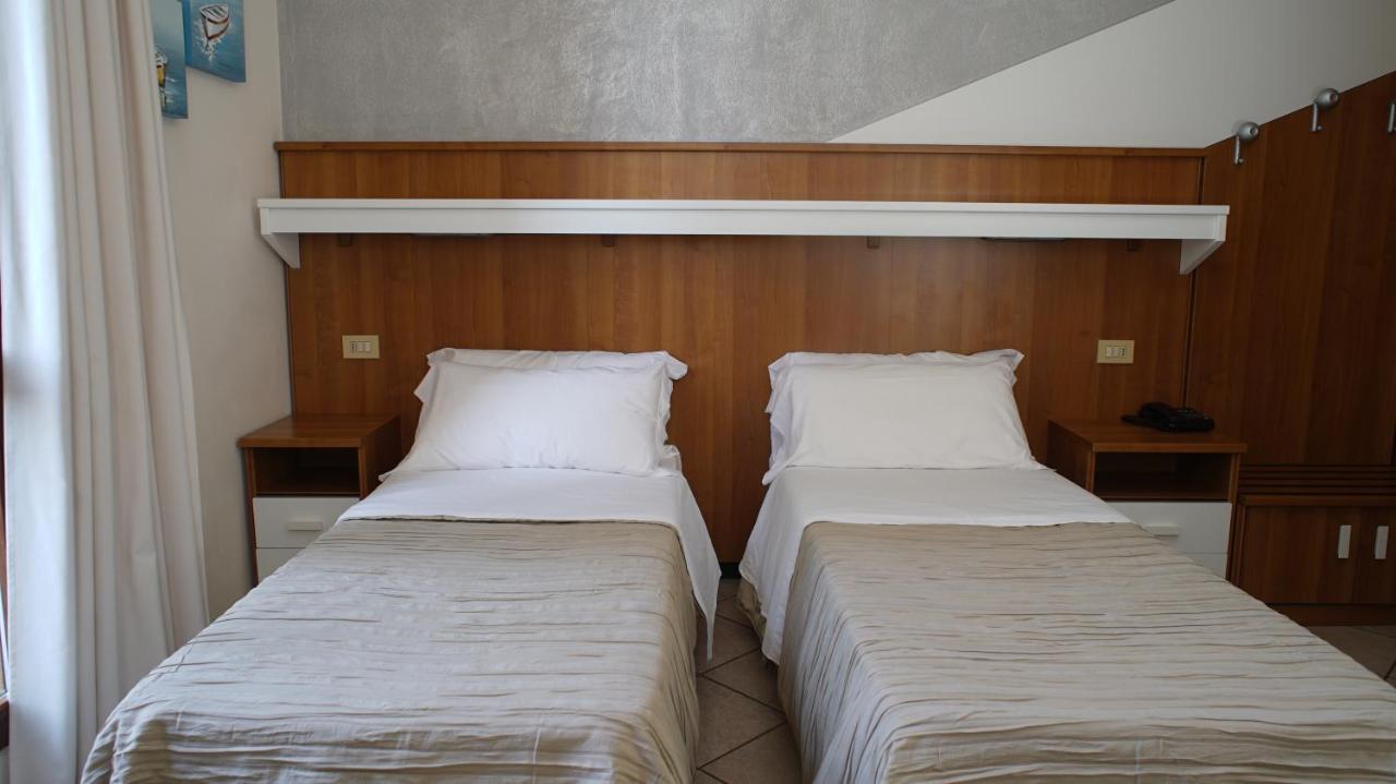 Hotel Emi